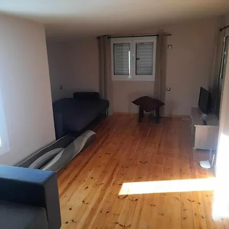 Oasis Escape لوتراكي